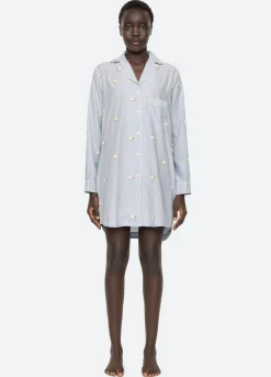 Women Sea New York Sheep Night Shirt